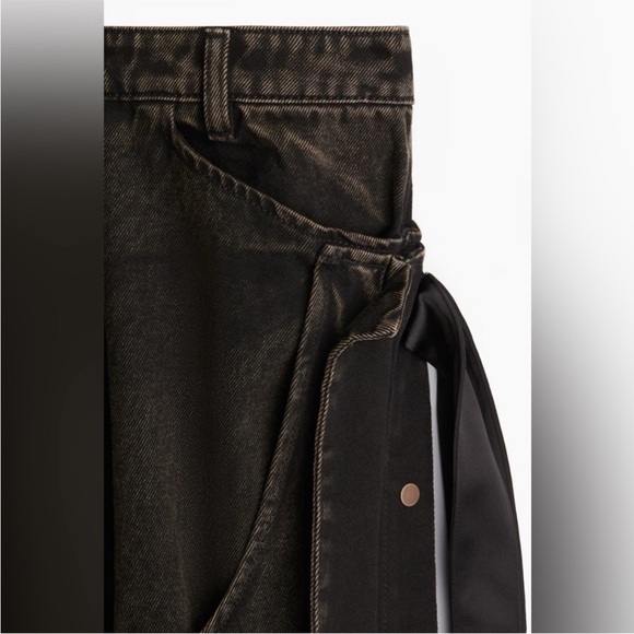 Hm chaps-layered pants dark brown
Lorena Saravia H&M BBWT
Never worn - Picture 4 of 7